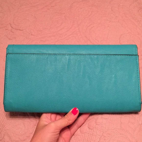 Guess turquoise clutch - Picture 3 of 3